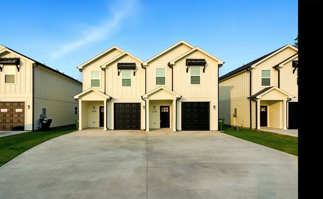 Building Photo - 3150 S Cleveland St