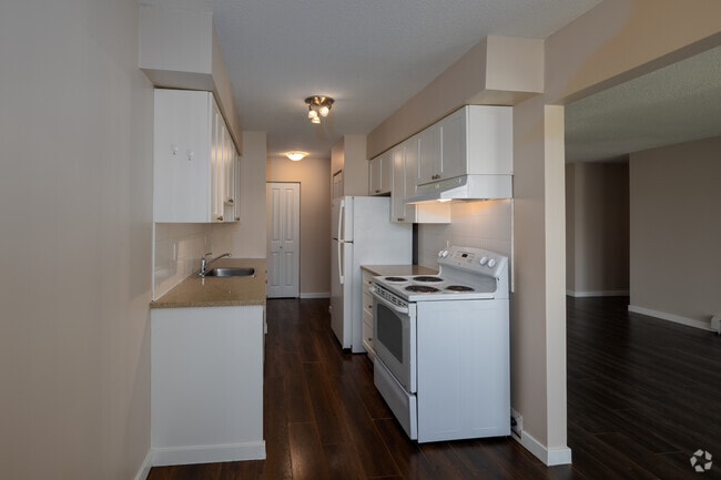 2BR, 1.5BA - 980SF - Kitchen