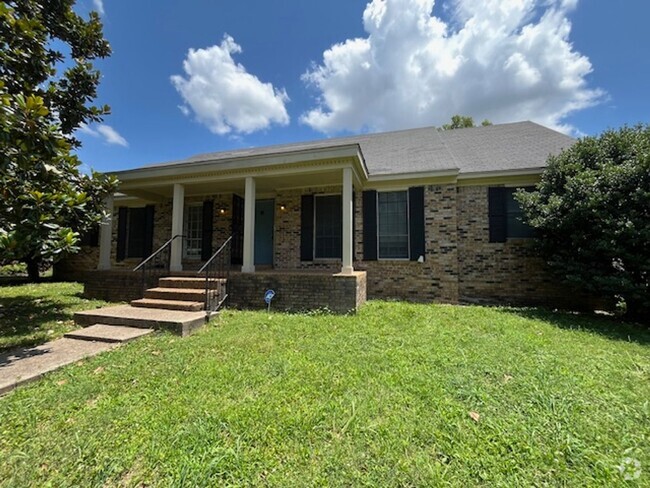 Building Photo - Renovated 4 Bedroom 2 Bath Home for Rent!