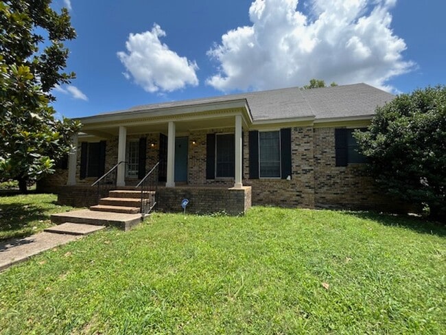 Renovated 4 Bedroom 2 Bath Home for Rent! - Renovated 4 Bedroom 2 Bath Home for Rent!