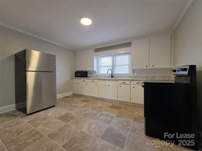 Photo - 110 W 22nd St