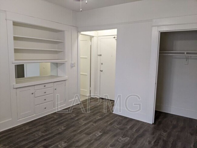 Photo - 2913 S. Flower Street Unit C05