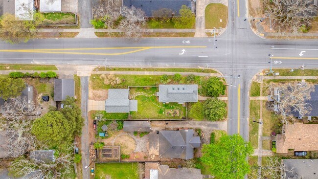 Photo - 5100 Lee Ave