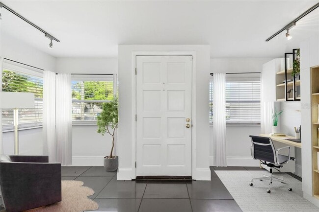 Photo - 1401 E North St