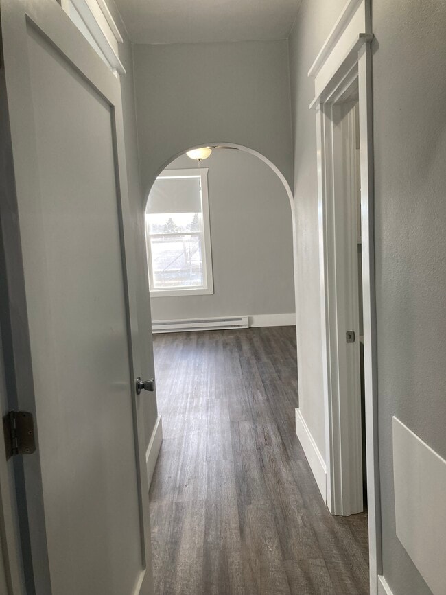Building Photo - 231 2nd Ave NE Unit 4 Rental