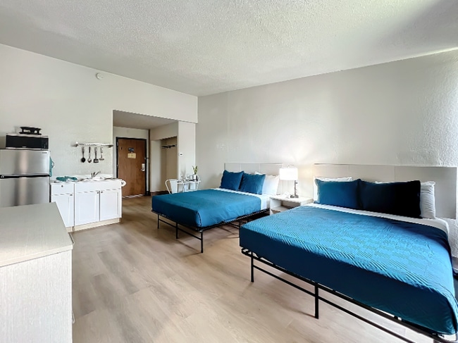 2295 W Irlo Bronson Memorial Hwy Unit Double Studio Renovated