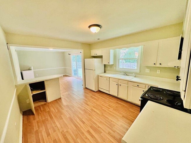 Photo - 4824 Farm Pond Ln