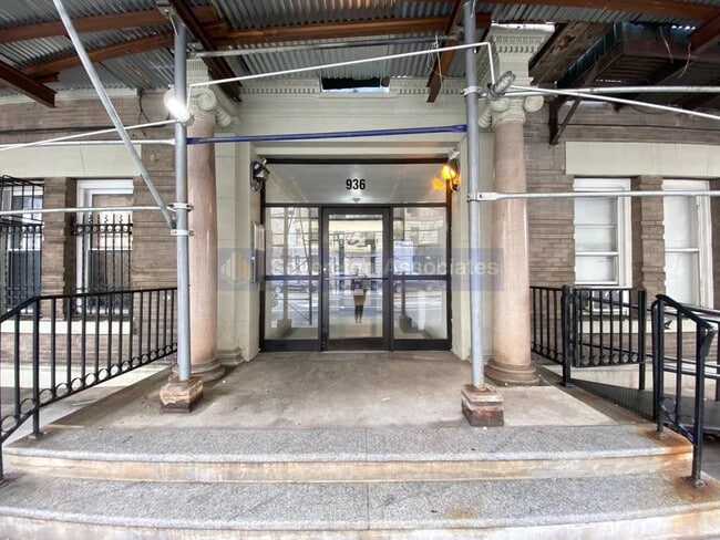 936 West End Ave Unit D5