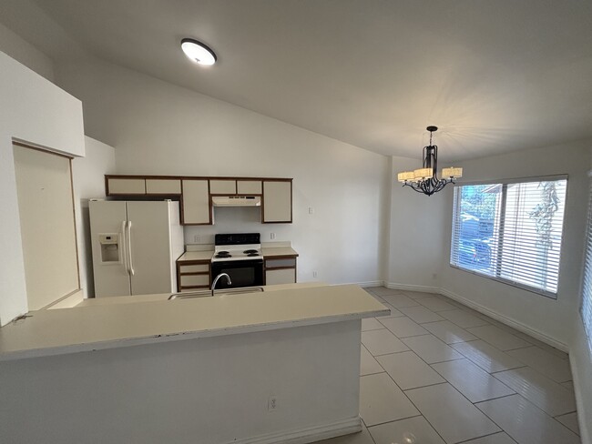 Photo - 1670 W Park Wood Ln Unit 1670