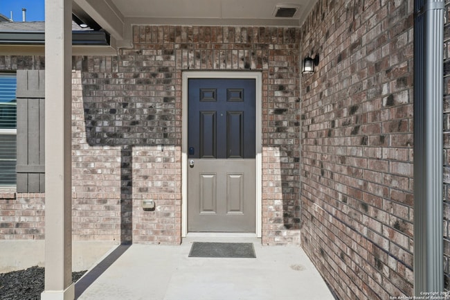 Photo - Beautiful 3 - Bedroom One Story Home in Vista Ridge Community