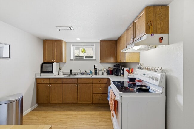 Photo - Cozy 1-Bed 1-Bath Basement Apartment blocks from CSU!