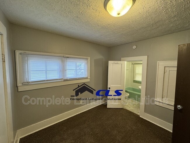 Photo - 3115 N 13th 1/2 St