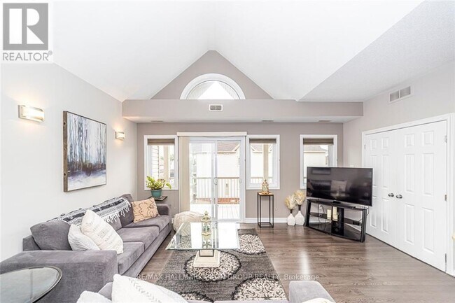 Photo - 157 Crestway Dr