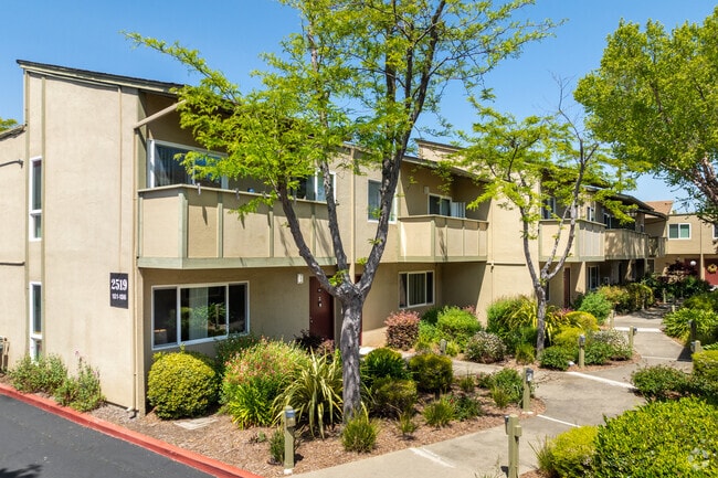 Photo - Town House Plaza