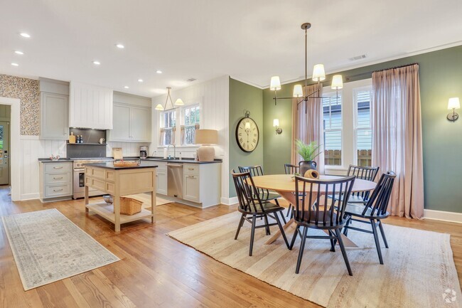 Building Photo - 1319 E 41st St Rental