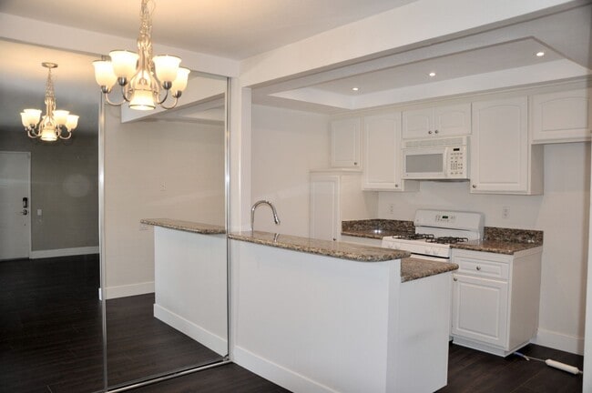 Photo - LEFFINGWELL #43 WHITTIER 90603 (2 BED / 2 BATH)