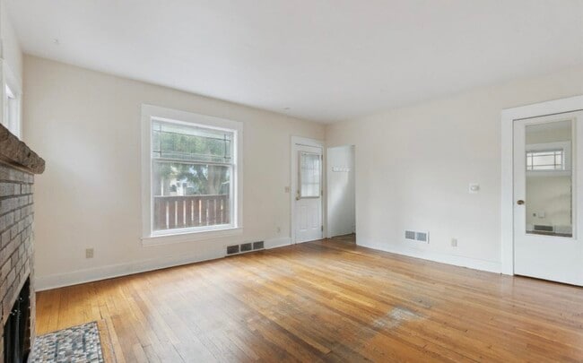 Photo - 506 W Oakland Ave