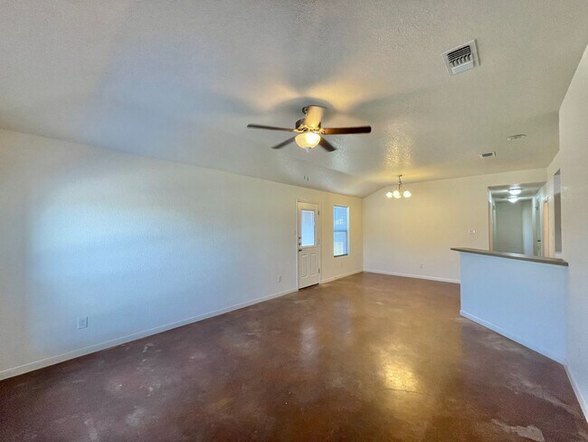 Photo - 3709 John Chisholm Loop