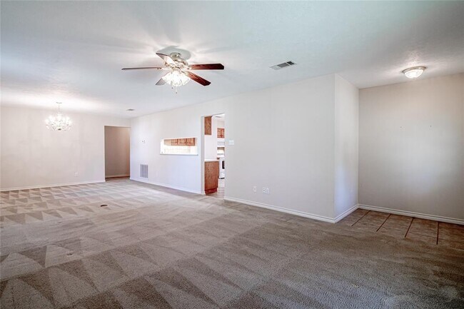 Photo - 203 Pine Valley