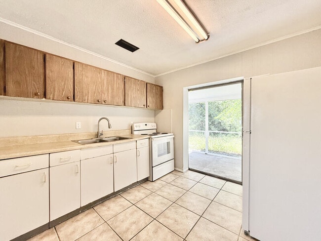 Photo - 605 64th Ave W
