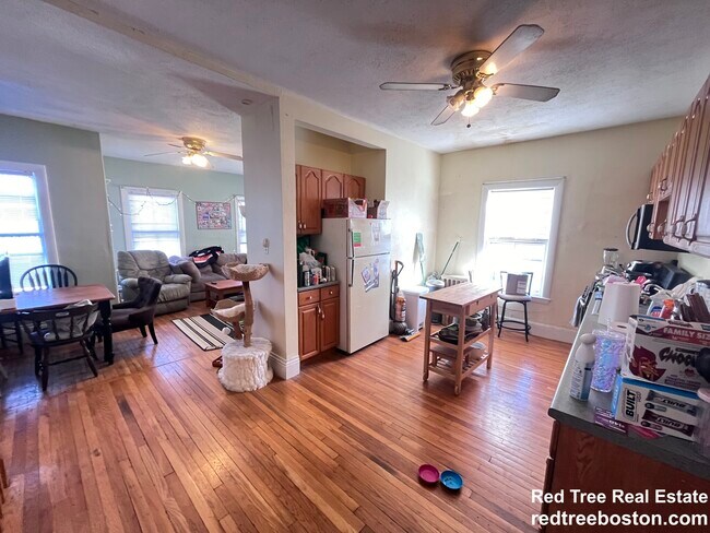 Building Photo - 3 Foster St Unit 2L