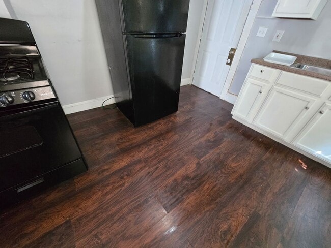 Photo - 10117 Somerset Ave Unit 1