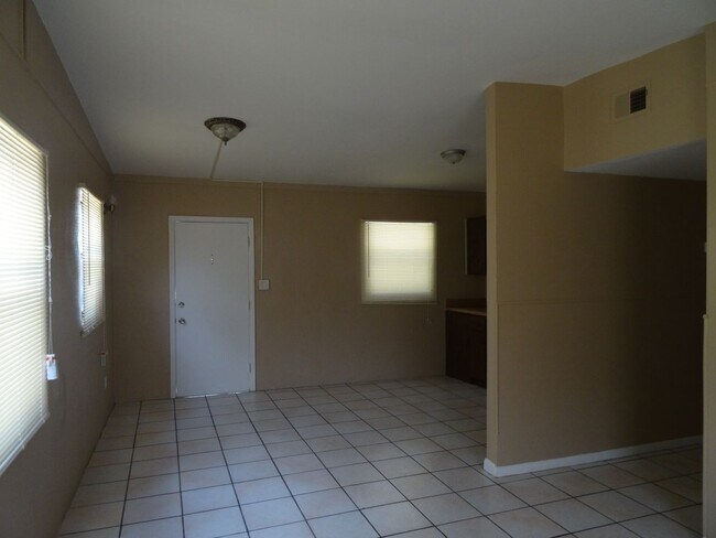 Photo - 3 Bed Home for Rent!