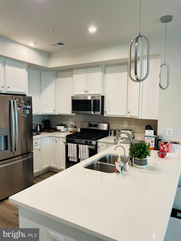 Photo - 24260 Thurso Sq