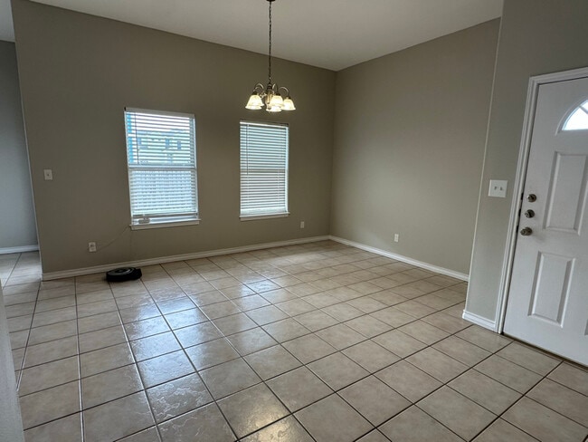 Photo - 15505 Palmira Ave Unidad B