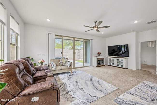 20398 W Elm Dr