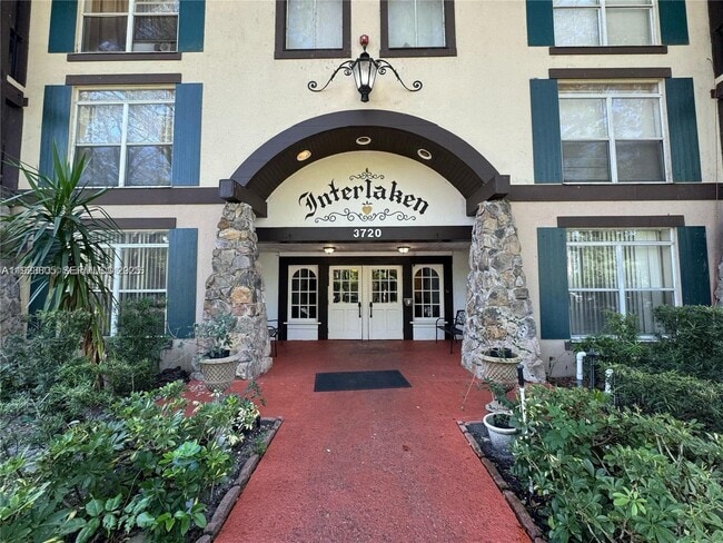 Photo - 3720 Inverrary Dr Unit 1S