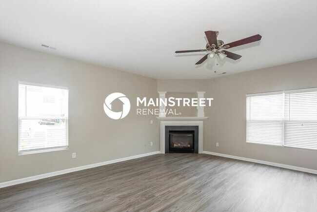 Photo - 4 Bedroom Pet-Friendly Home in Harrisburg, NC with Main Street Renewal