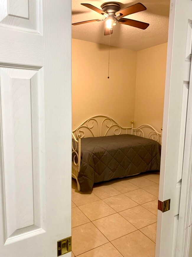 Photo - 2080 Greenview Shores Blvd Unit 402