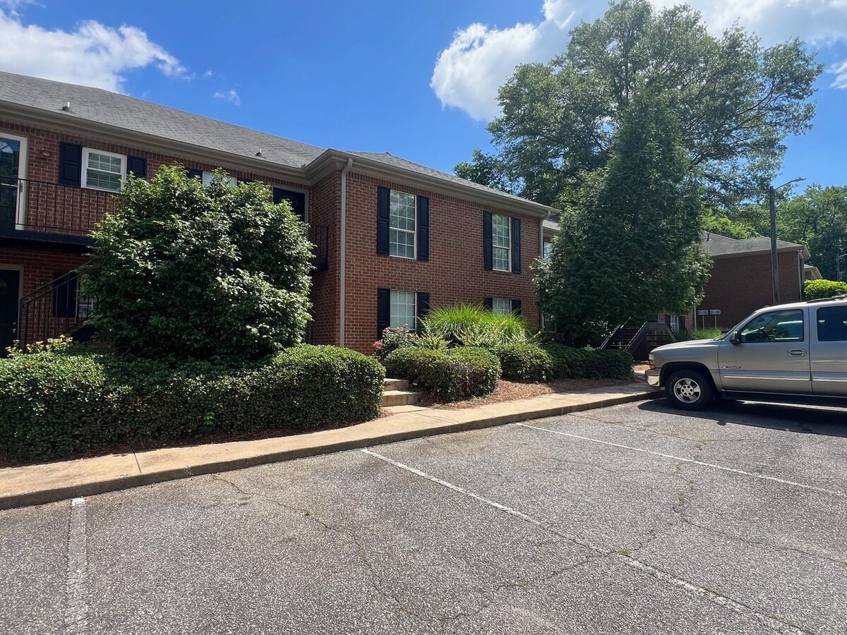 2 bed 2 bath off Baxter St. - 2 bed 2 bath off Baxter St. House