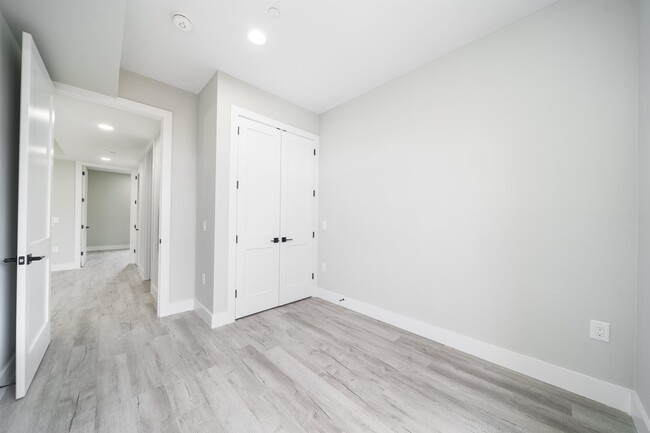 Building Photo - 187 Culver Ave Unit 301 Rental