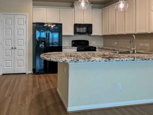 Photo - 5541 Evanston Ln