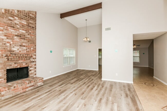 Photo - 2119 Belmont Park Dr