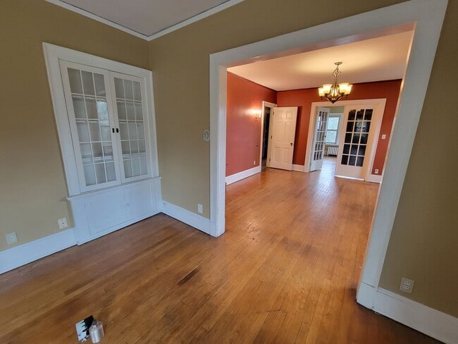 Photo - 2002 E 1st St Unit Upper