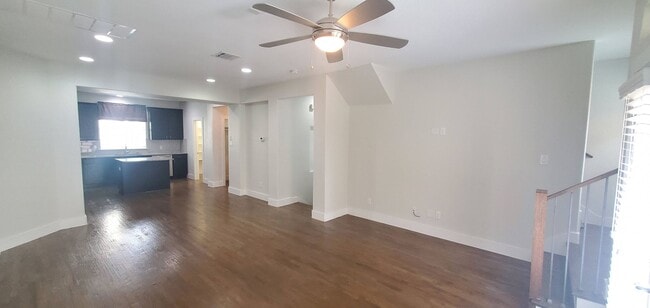 Building Photo - Energy Efficient Urban Townhome w/ Open Floorplan, Gourmet Kitchen, Rooftop Patio, & Exall Park N...