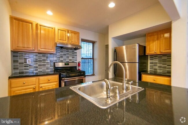 Building Photo - 1826 Webster St Rental