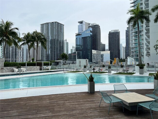 Photo - 90 SW 3rd St