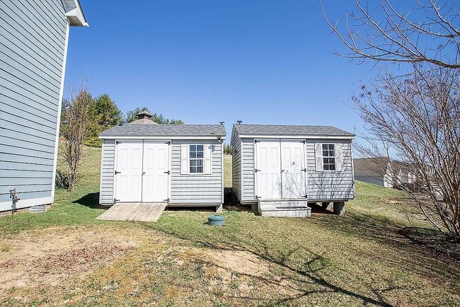 Photo - 361 Windsor Dr