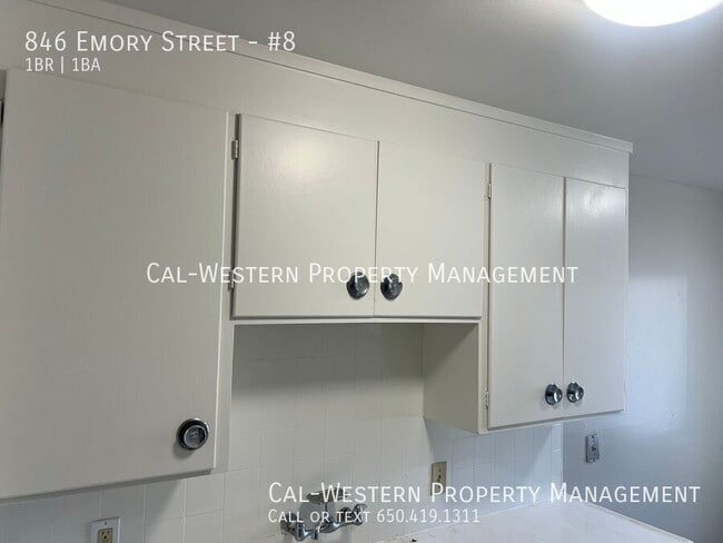 Building Photo - 846 Emory St Unit #8