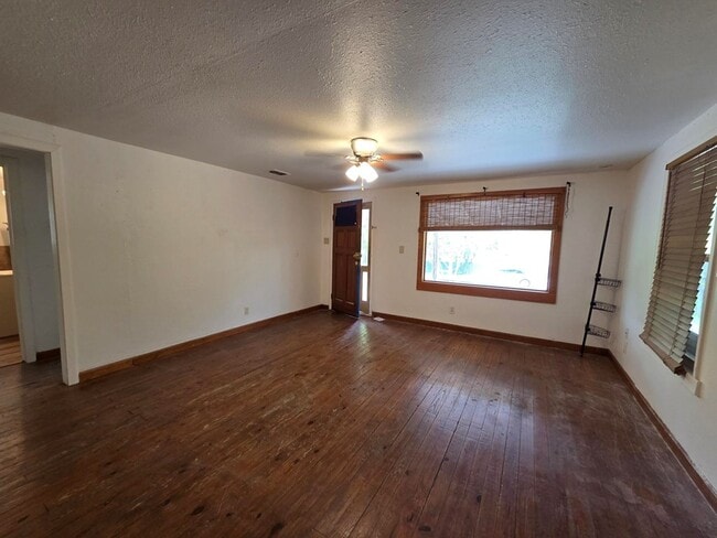 Photo - 3414 Riverside Dr