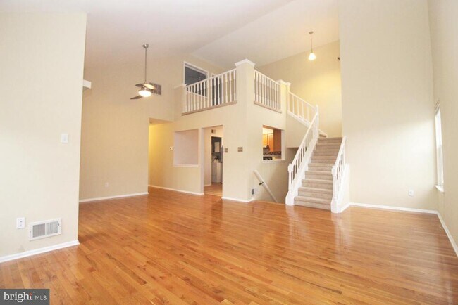 Photo - 262 Andover Pl