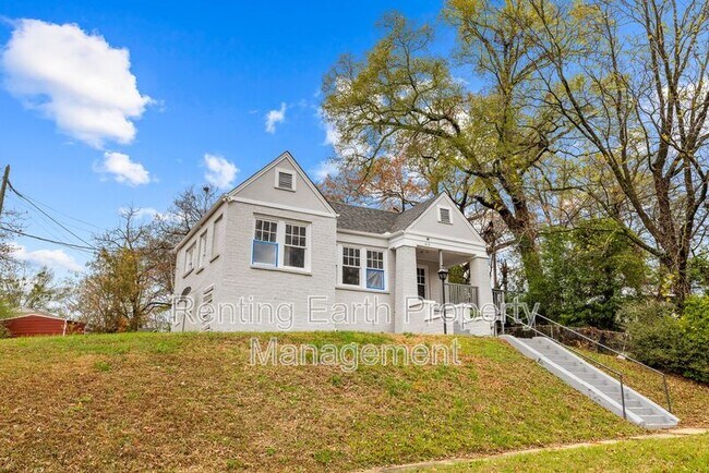 Photo - 612 12th St W