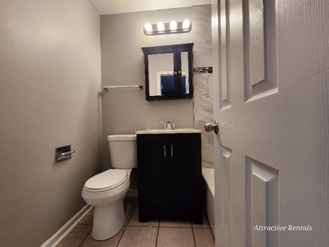 Photo - 3341 Commercial Ave