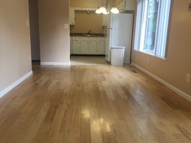 Photo - 1303 W Lake Lansing Rd