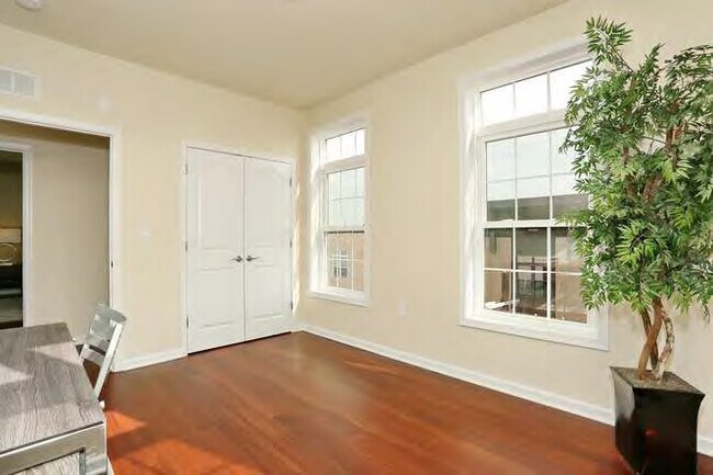 Photo - Residences at Jaclyn 40