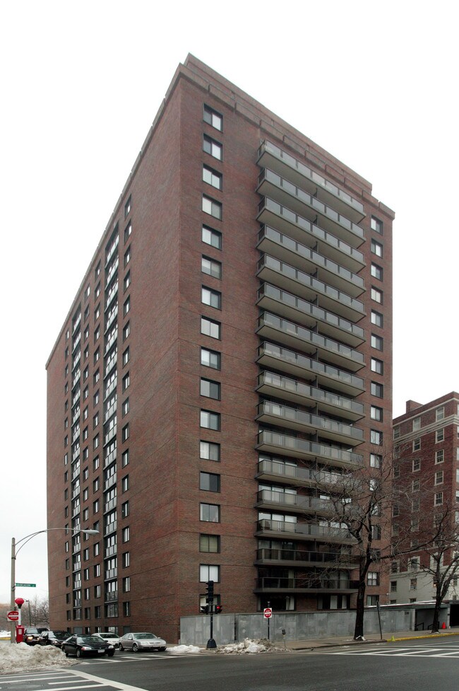 Vista del edificio principal - One Eighty Beacon